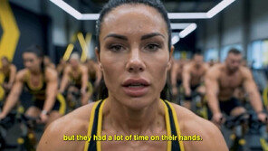 “AI로 대량해고?” 실직자들 자전거 돌려 전기 생산…풍자 영상 확산