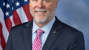 트럼프, 이란 공습 전 ‘8인방’에 긴급통보…베네수엘라 위법 논란 털어내