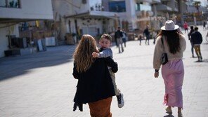 이스라엘 “이란, 텔아비브 미사일 공격에 40대 사망”