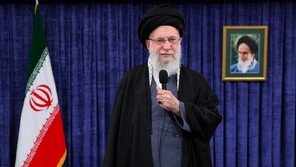 이란 국영방송 ‘하메네이 사망’ 확인