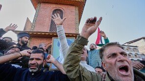 이란 최고지도자, ‘신의 징표’로 불려