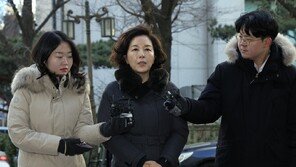 ‘1억 공천헌금’ 김경 영장심사 출석…강선우도 오후 심사