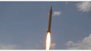이란, 이스라엘에 장거리 미사일 ‘가드르’, ‘에마드’ 발사