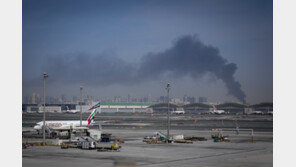 중동 부자들은 억대 전세기 타고 탈출하는데…일반인들은