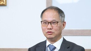 “의사는 시험 탈락 걱정 안 하지만 변호사는 절반이 떨어져”