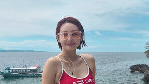 오정연, 빨간 수영복 입고 뽐낸 건강 섹시미…군살 제로 몸매 