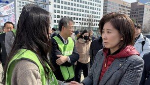 나경원 “코로나 백신 이물 신고에도 접종 멈추지 않아…정은경 사퇴하라”