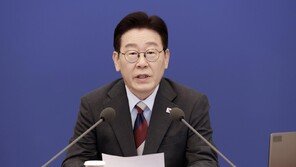 李대통령 “주식·환율 변동 적극 대응…100조원대 안정 프로그램 신속 집행”