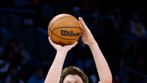 NBA 샬럿, 보스턴 잡고 6연승 질주…신인왕 후보 크니플 맹활약