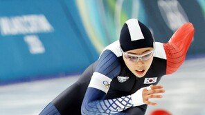 스피드스케이팅 ‘샛별’ 이나현, 세계선수권 500m 1차 레이스 5위