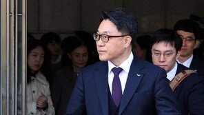 檢, ‘이성윤 특혜 조사 의혹’ 김진욱 전 공수처장 불기소