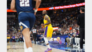 르브론, 압둘자바 넘고 NBA 새 역사…레이커스는 패배