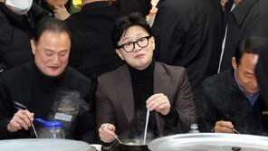 한동훈 “尹이 계속 했어도 코스피 6000 갔다…반도체 호황 덕“
