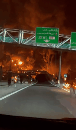 이스라엘, 이란 석유시설 첫 공습…불타는 테헤란(영상)