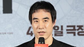 배성우, 6년 만의 첫 영화 행사서 고개 숙였다…“음주운전 과오 진심 사과”