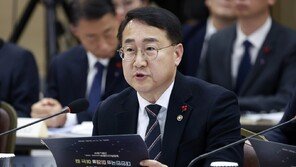‘음주물의’ 김인호 전 산림청장 경찰 조사…“음주 인정”
