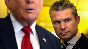 美국방장관, 이란 향해 “쓰러졌을때 두들겨 패야” 부적절 발언 논란