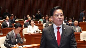 [속보]국힘 의원 전원 ‘절윤’ 결의 “계엄 사과…尹 정치복귀 명백히 반대”