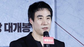 ‘음주운전’ 배성우, 영화 7년만의 개봉에 고개 숙였다…“다시한번 사과”
