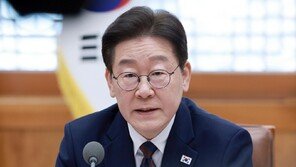 李 “개혁하자고 초가삼간 태우면 안돼” 檢개혁 정부 주도 못박아