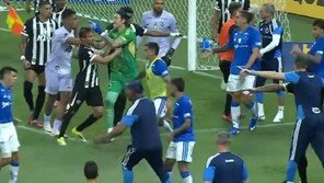23명 무더기 퇴장…브라질 프로축구서 충격의 집단 난투극