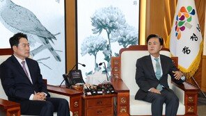 장동혁, 김태흠 만나 공천 신청 요청 “역할 해달라”