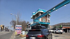 “한달 기름값 100만원 나올 판”…주유소 북새통에 주유기도 고장
