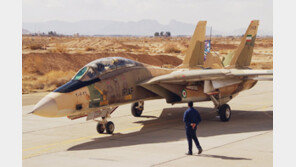 쑥대밭 이란 공군기지에 ‘미국산 F-14’ 전투기가…