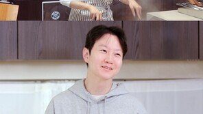 이정현 훈남 의사 남편 또 포착…연하에 피부 미남 눈길
