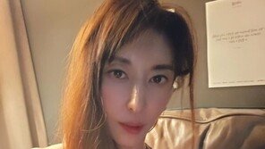 가수 김완선, 미등록 1인 기획사 운영 혐의 검찰 송치