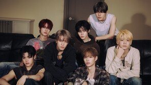 클로즈 유어 아이즈, 日 아베마 단독 다큐 론칭