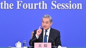 中왕이, 이집트 외무와 통화…“중동전 장기화시 큰 고통”