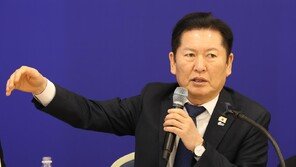 친명 주도 ‘조작기소 국조 요구서’에 정청래 이름 빠져 뒷말