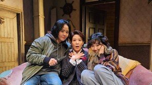 문근영, 9년 만의 연극 복귀…팬 손편지에 감동 “고마워”