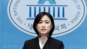 與 “北 탄도미사일, 한반도 평화 위협…국제사회 노력에도 역행”