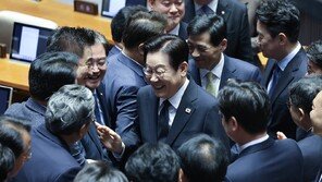李대통령, 與 초선들과 만찬 회동…‘검찰 개혁’ 내홍 중대 변곡점