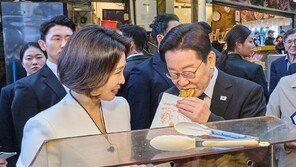 李 붕어빵 취향은 ‘팥붕’…金여사 “아직 할머니는 아니지 않나”
