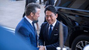 미일 국방 통화…헤그세스 “주일미군 태세에 변경 없어”