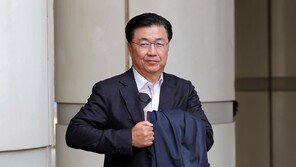 “국정원 관계자가 ‘돈-승진 다 해준다’ 회유”… ‘홍장원 메모’ 적은 국정원 직원, 법정 진술