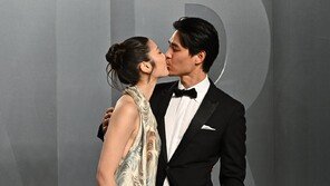 ‘케데헌’ 이재, 아카데미 뒤풀이서 샘킴과 입맞춤 “피앙세에 감사”