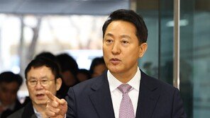 오세훈-명태균 첫 법정 대면…‘3300만원 대납’ 지시 여부 관건