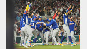 베네수엘라, 3-2로 미국 꺾고 ‘마두로 더비’ 승리…사상 첫 WBC 우승