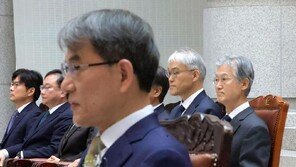 靑·대법원 인사 이견에 대법관 공백 2주 넘었다…선관위원장도 3주째 교착 상태