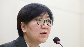 정은경 “노인 빈곤 해결 위해 기초연금 하후상박 개편에 동의”