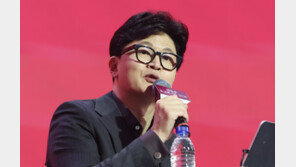 한동훈 “법원이 눈뜨고 못봐줄 ‘비정상 정당’ 만든 국힘 사람들에 책임 물어야”