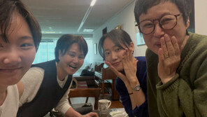 ‘유방암 투병’ 박미선, 이경실에 받은 생일상 “따뜻하게 안아줘”…딸들도 함께