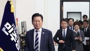 정청래, 문재인 前대통령 장모상 조문…여권 인사 속속 조문