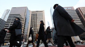 상용근로자 평균 임금총액 5000만원 처음 넘겼다