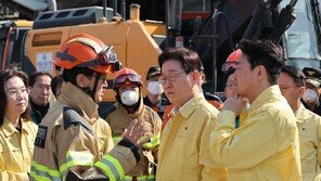 유가족 만난 李 “비서실장 번호 줄테니 연락하시라”