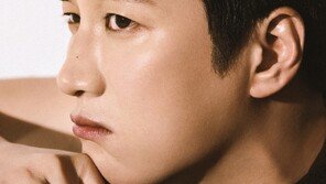 안보현, 탄탄 피지컬로 완성한 남성미…시크·섹시 반항아 변신